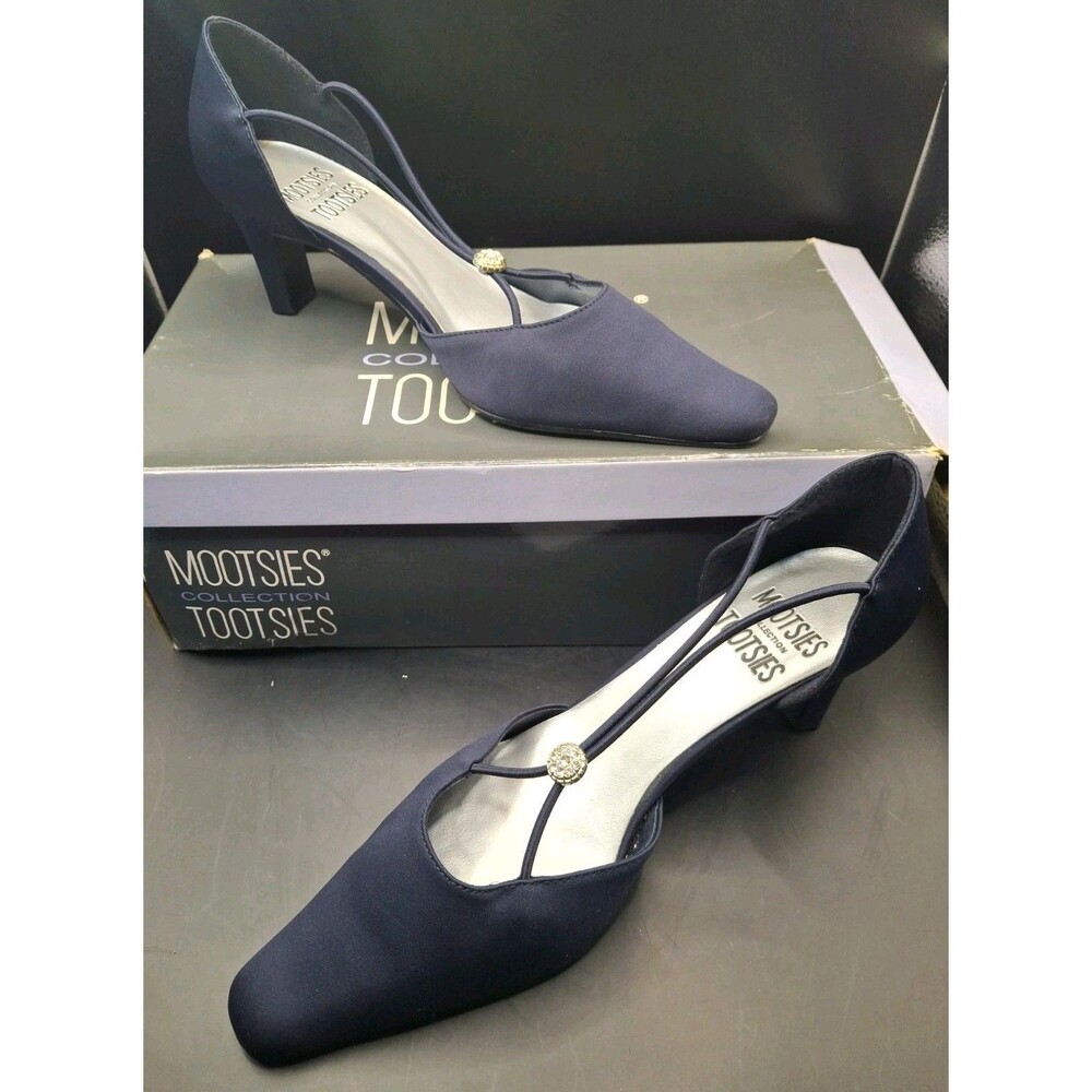 Mootsies Tootsies Pump Women Size 6.5 Navy Lace Movenisa